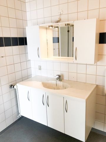 Hyggelig 2 værelses lejlihged beliggende i Gøls Minde, Skalborg med et dejligt lukket gårdmiljø. - Foto 5