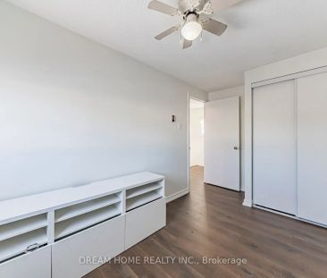 22 Hazelglen Court #Upper level - Photo 5