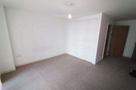 Greenslade House, Beeston, NG9 1GB - Photo 3