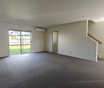 Property Management3 Gina Avenue, Ranui - Townhouse for Rent - Photo 1