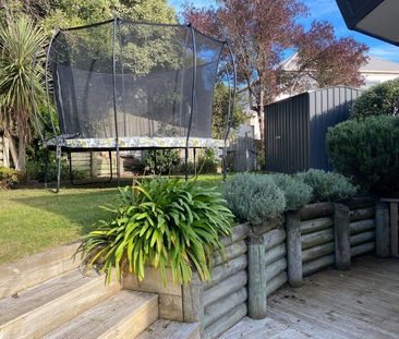 Home with a View! - Photo 2