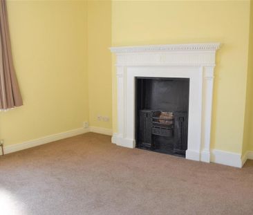 3 bedroom flat to rent - Photo 1