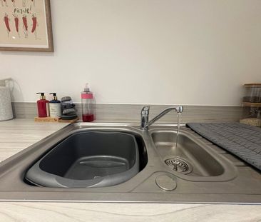 Hardinge Close, Wellesley, Aldershot, Hampshire, GU11 - Photo 4