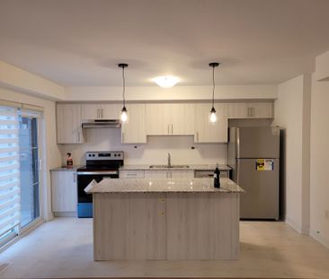 For Lease - 34 Silo Mews, Barrie, Ontario - Photo 6