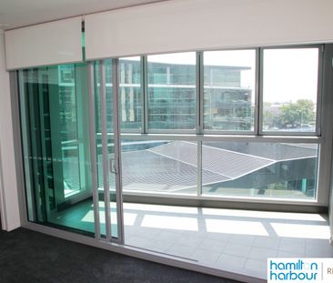 V2112/8 Harbour Road, Hamilton, Qld 4007 - Photo 5