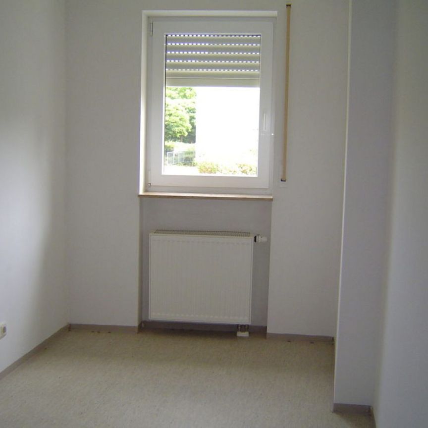 Schmölln, Seniorengerechte 2-Raum-Wohnung mit Dusche & Balkon (ME20) - Photo 1