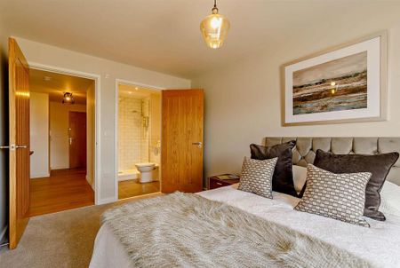 2 bedroom flat to rent - Photo 4