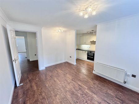 Yew Lodge, Greystones Drive, Darlington - Photo 4