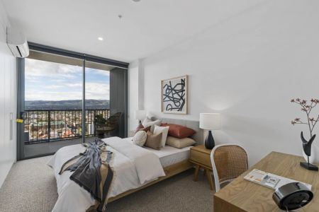 Unfurnished Two-Bedroom Apartment with City-to-Hills Views - Photo 3