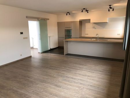 Goed gelegen, energiezuinig 3 slaapkamer-appartement met terras - Foto 4