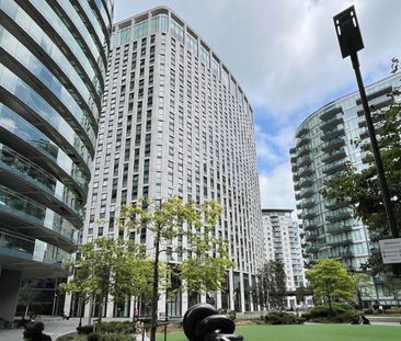 Crossharbour Plaza, London - Photo 2