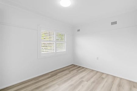 “Spacious Family Home in a Prime Location” - Photo 4