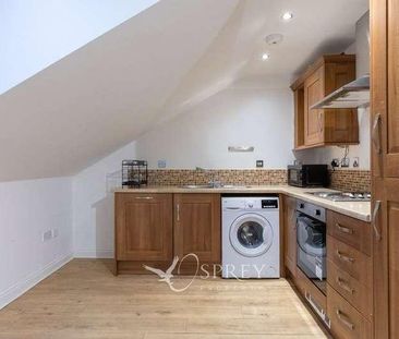 Queens, Cambridge Square, Middlesbrough, TS5 - Photo 5