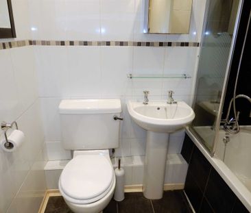 Hunt Close, Hawkinge - Photo 2