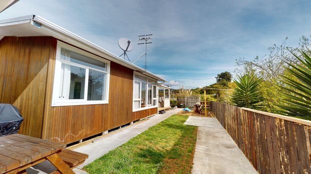 Paraparaumu - 2 Bedrooms - Photo 1