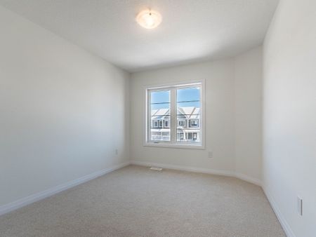 For Lease - 134 Granville Crescent, Haldimand, Ontario - Photo 4