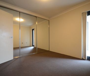 Lovely 2 Bedroom in Handy Location! - Photo 6