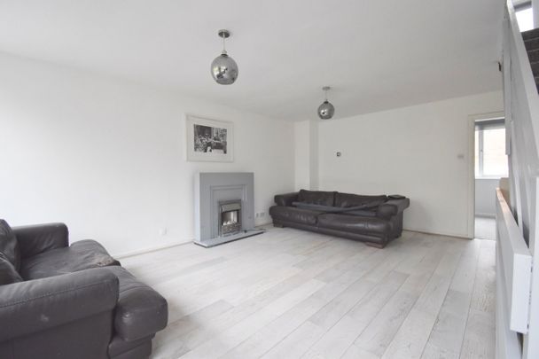 Silver Tree Close, Walton-on-Thames, KT12 - Photo 1