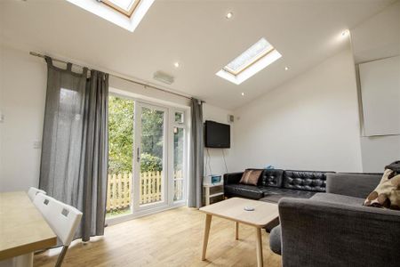 8 bedroom house to rent - Photo 2