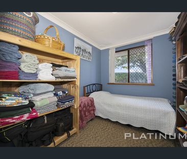 Well presented home with pool - Photo 5