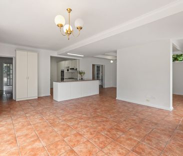 Large Family Living with Multiple Living Areas & Entertaining Court... - Photo 1