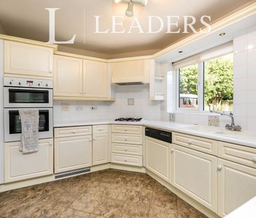 4 bedroom house to rent Pitfield Close, Fenstanton, PE28 - Photo 2