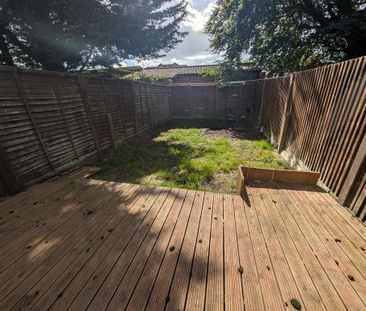 3 bedroom terraced house to rent - Photo 2