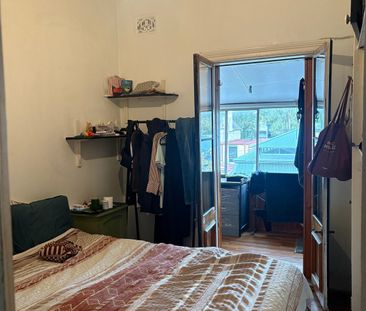 Redfern - Photo 4