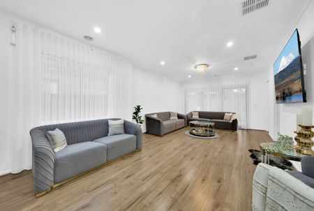 Stunning Family Home - Photo 5