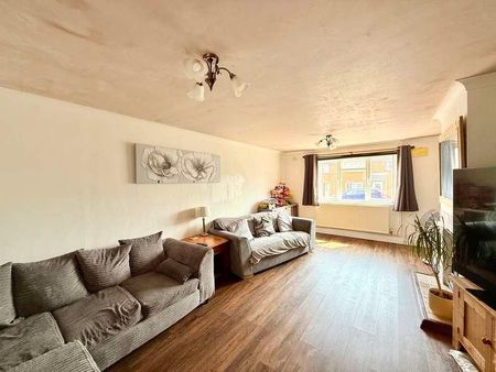 Calshot Close, Calshot, Southampton, SO45 - Photo 2