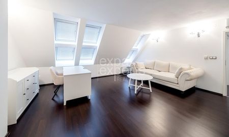 Pekný, moderný 3i byt 125 m2, klimatizácia, dve kúpeľne,v centre mesta - Photo 2
