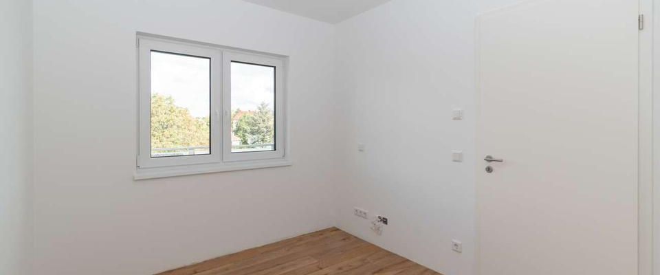 KOMFORTABLER ZWEITBEZUG MIT SONNENBALKON// Geräumige 2-Raum-Wohnung mit Balkon und Fußbodenheizung - Foto 1