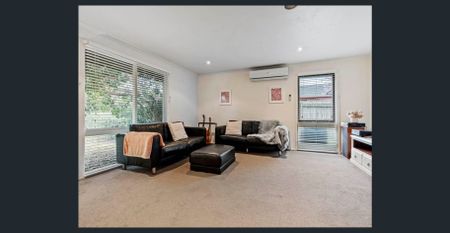 Stylish Family Sanctuary in Mornington - Photo 2