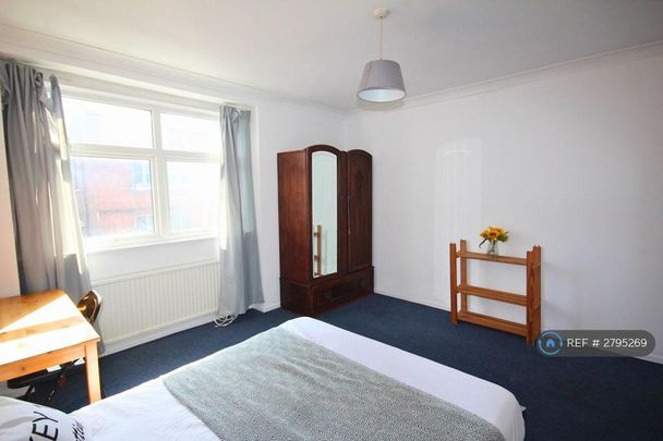 5 bedroom terraced house to rent - Photo 1