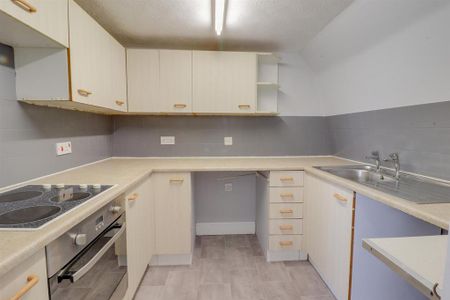 2 bedroom retirement property to rent - Photo 4