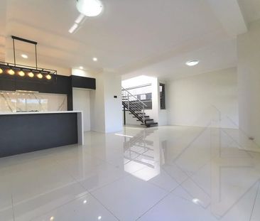 111 Callistemon Circuit, Jordan Springs NSW 2747 - House For Rent |... - Photo 3