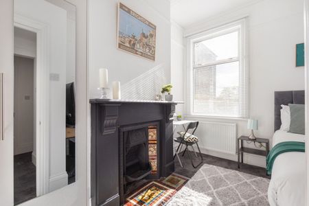 2 Bed Semi-Detached House, Mortimer Road, NW10 - Photo 3