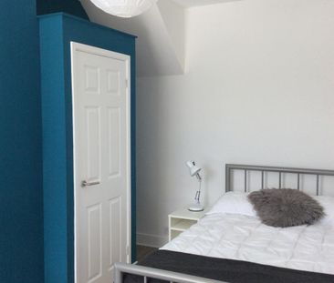 4 bedroom private hall to rent - Photo 4