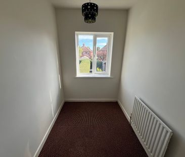 Brinsworth Hall Avenue, Brinsworth, S60 5EH - Photo 6