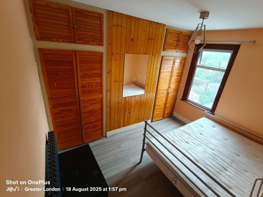 Room in a Shared House, London, E6 - Photo 1