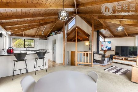 Beautiful 3 Bedroom House in Beach Haven - Photo 2