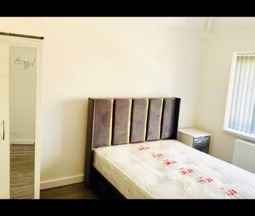 Room in a Shared House, Edwards Road, B24 - Photo 3