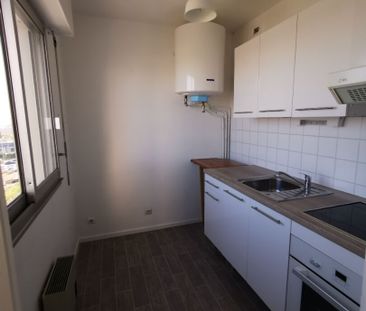 Charmant F1 clair et ensoleillé avec vue dégagée à 5 mn centre vill... - Photo 2