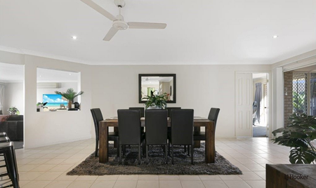 Spacious Family Home in Prime Robina Location - Photo 3