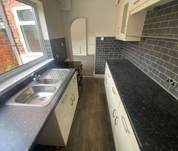 2 bed terraced house to rent in Lansdowne Street, Darlington - Photo 4