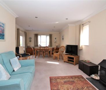 4 bedroom detached house to rent - Photo 6