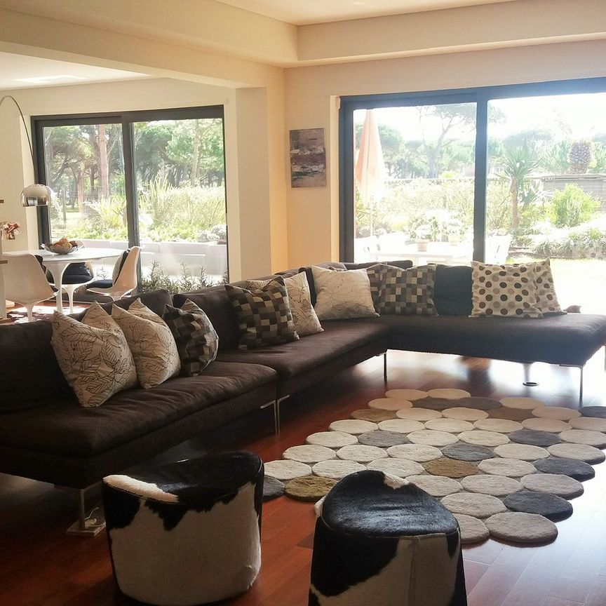 Exclusivo apartamento T4 para arrendamento sem móveis em condomínio de luxo na Quinta da Marinha - Photo 1