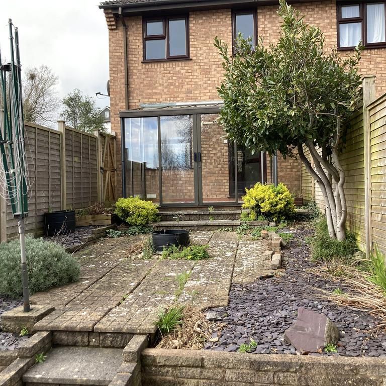 2 bedroom end of terrace house to rent - Photo 1
