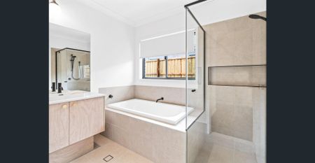 Luxury Living Meets Everyday Convenience - Photo 3