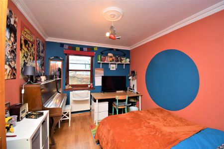 3 bedroom flat to rent - Photo 5